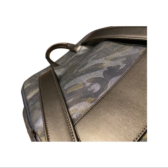 New TUMI Sinclair Harlow Metallic Camouflage Camo Laptop Bag RARE $450 MSRP - Picture 3 of 12